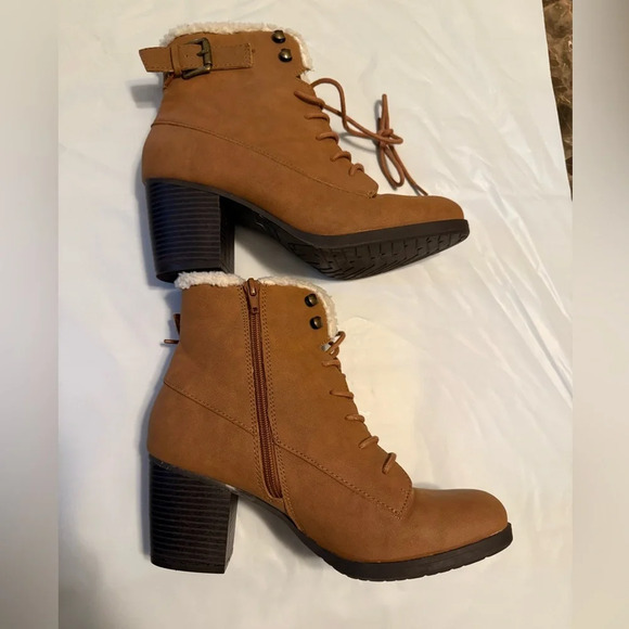 Me Too Boots With Faux Fur Inside Size 9.5 - Picture 5 of 10
